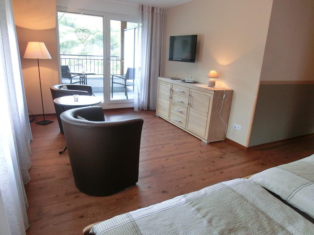Ferienweingut Hirschen Schulstrasse Bed & Breakfast Burg  Ruang foto