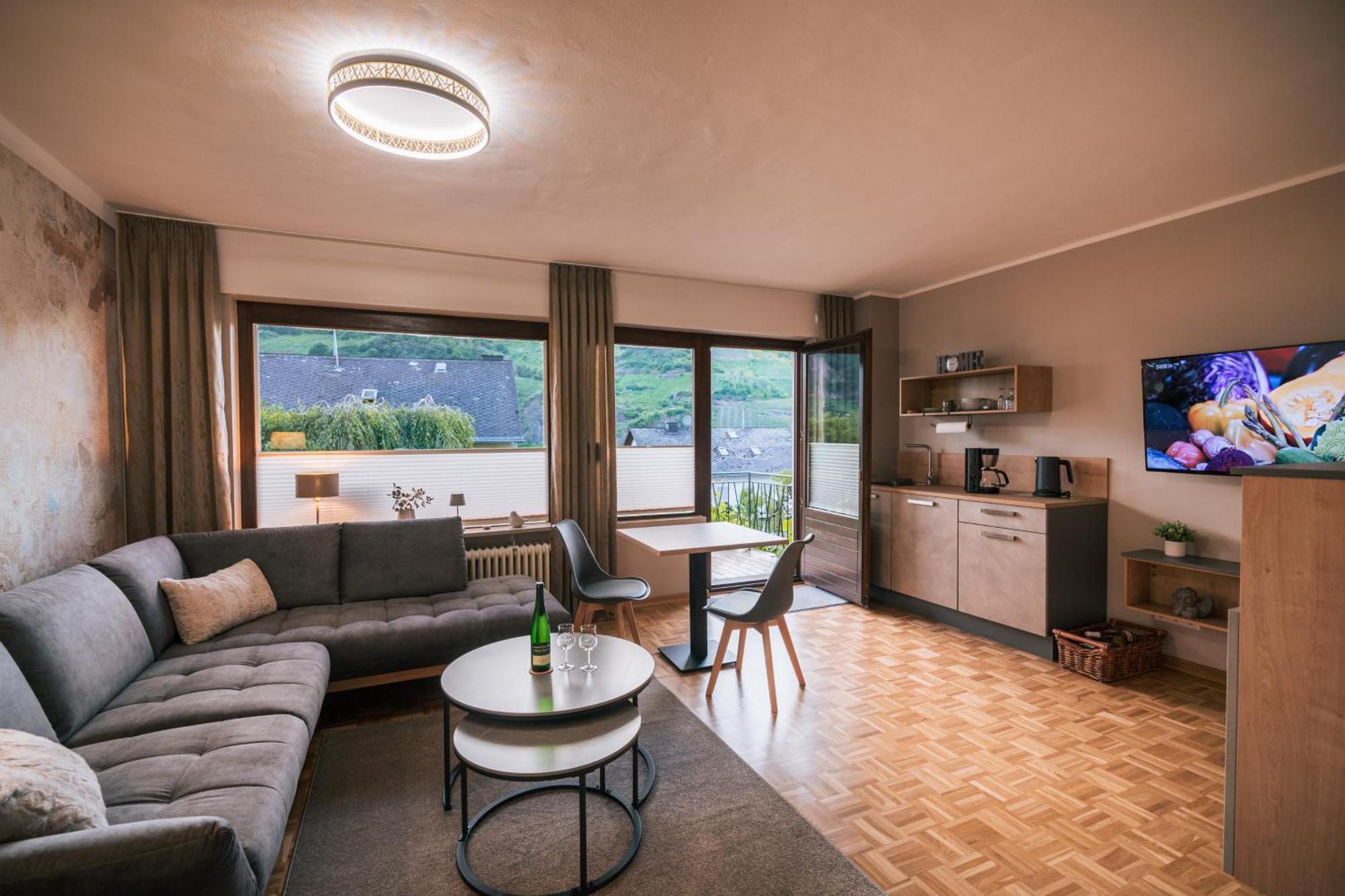 Ferienweingut Hirschen Schulstrasse Bed & Breakfast Burg  Bagian luar foto