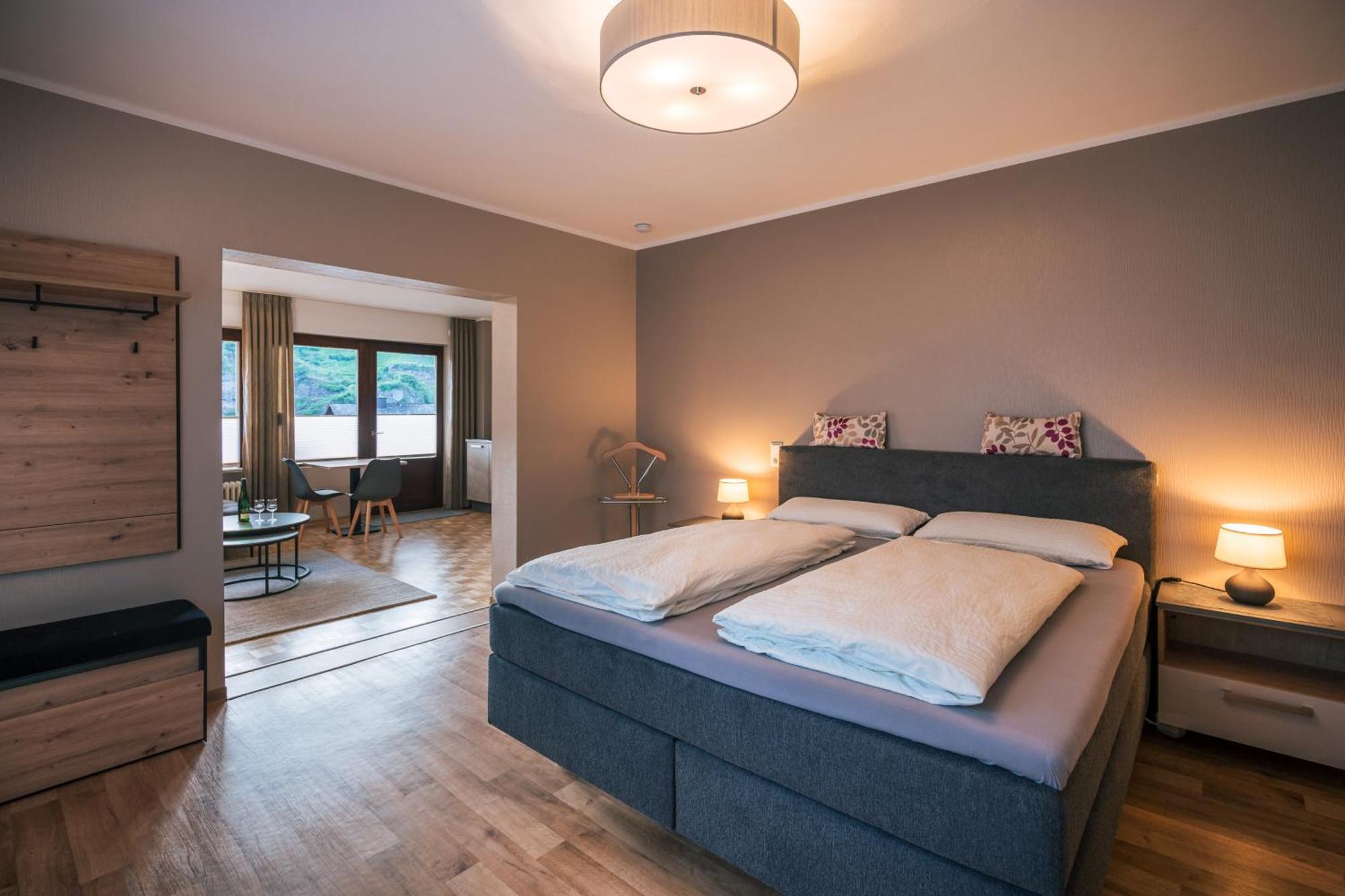 Ferienweingut Hirschen Schulstrasse Bed & Breakfast Burg  Bagian luar foto