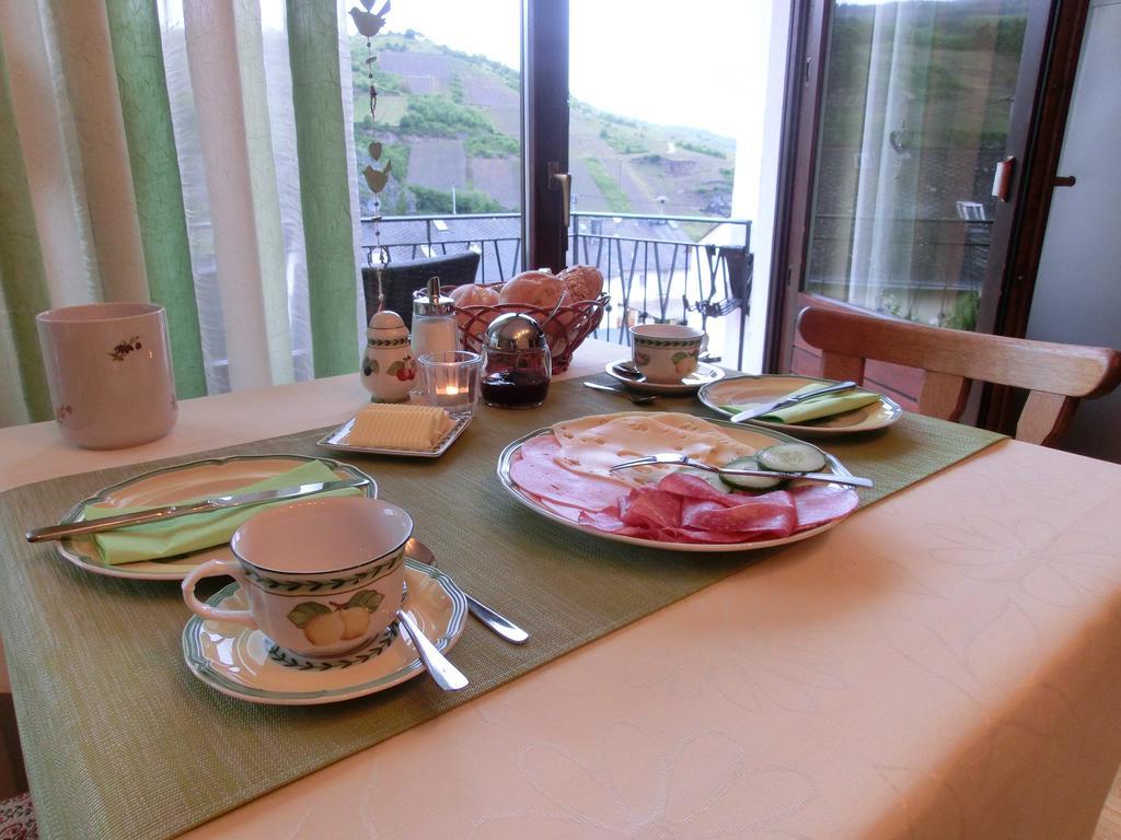 Ferienweingut Hirschen Schulstrasse Bed & Breakfast Burg  Ruang foto