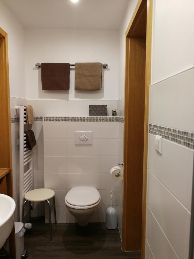Ferienweingut Hirschen Schulstrasse Bed & Breakfast Burg  Bagian luar foto