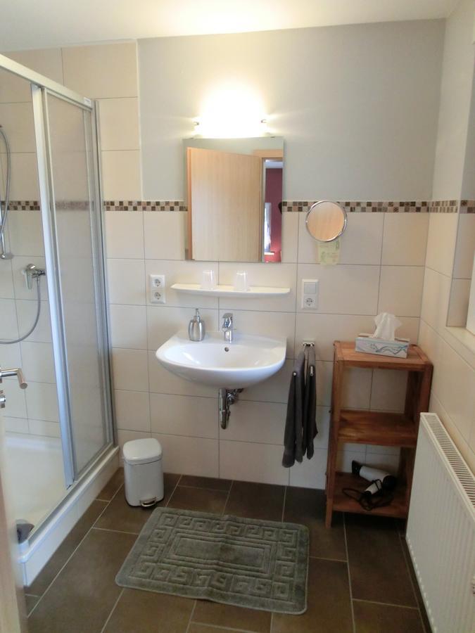 Ferienweingut Hirschen Schulstrasse Bed & Breakfast Burg  Bagian luar foto