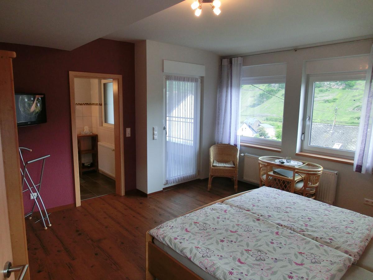 Ferienweingut Hirschen Schulstrasse Bed & Breakfast Burg  Bagian luar foto