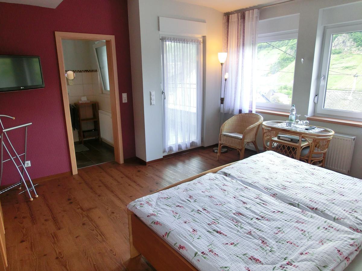 Ferienweingut Hirschen Schulstrasse Bed & Breakfast Burg  Bagian luar foto